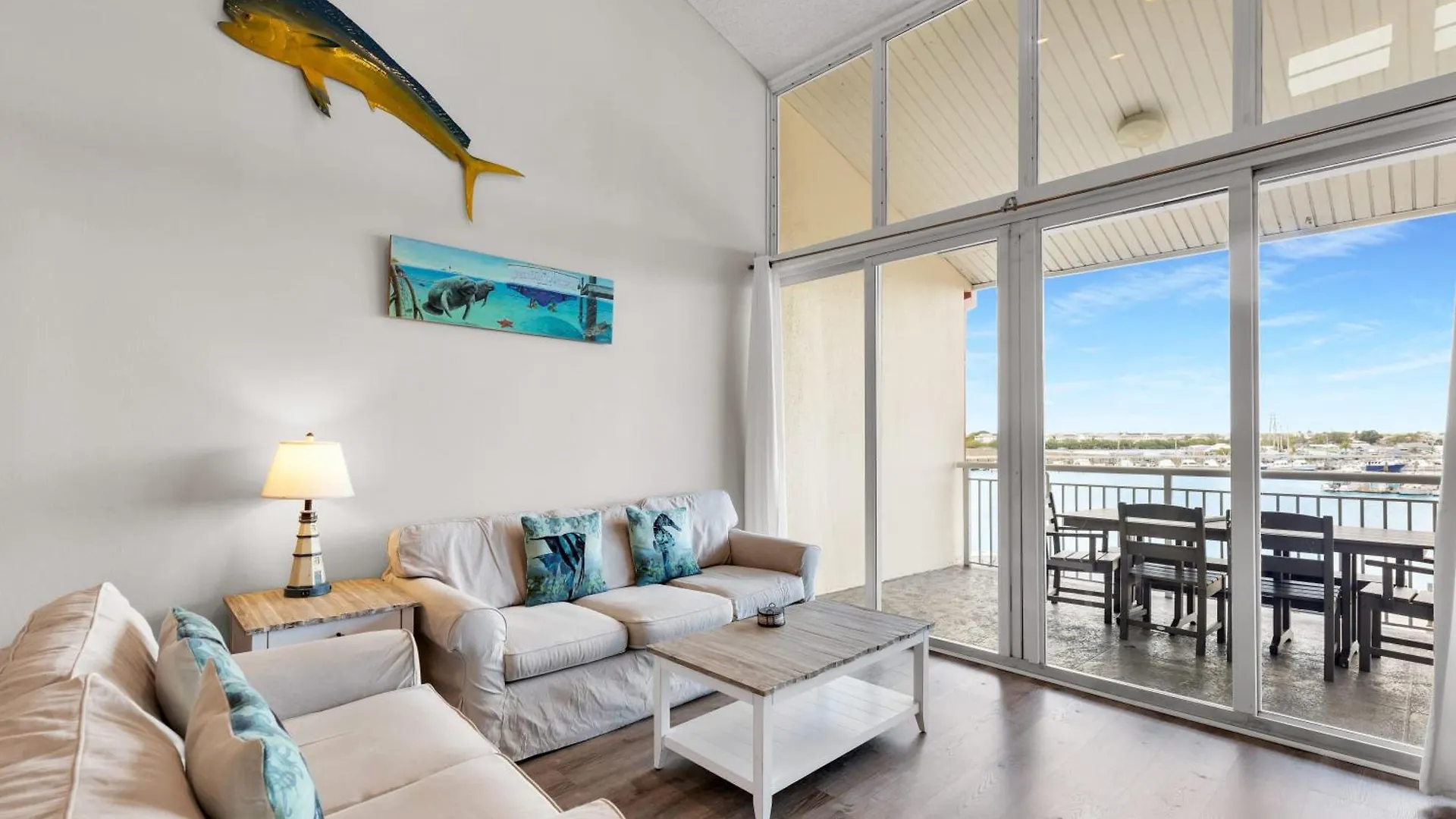 St Kitts - Downtown Waterfront Penthouse Pool Dock Parking Villa Key West