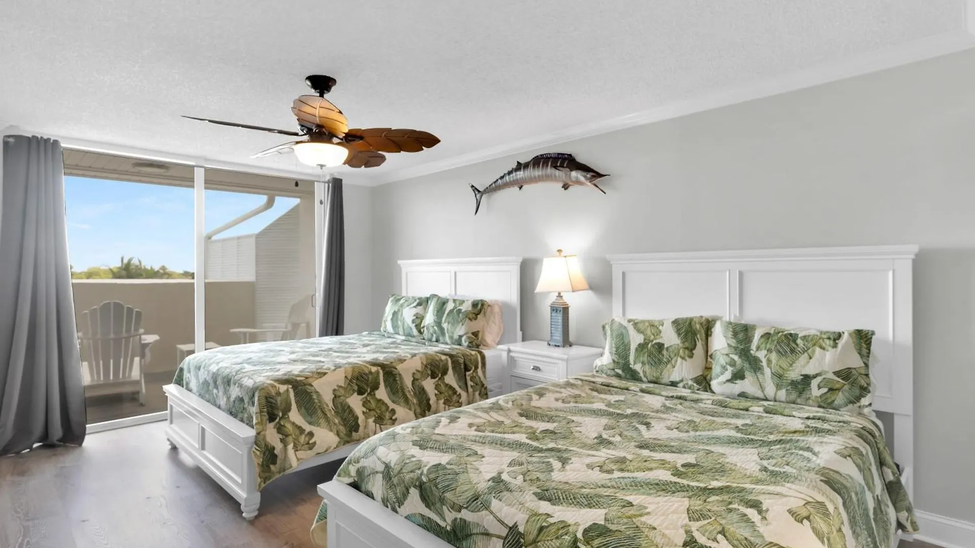 St Kitts - Downtown Waterfront Penthouse Pool Dock Parking Villa Key West United States